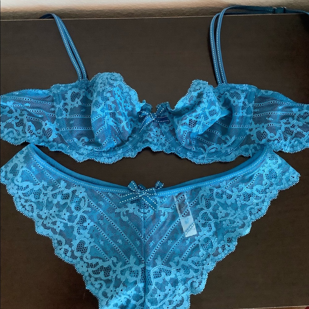 Chantelle Merci Demi Bra Panty Tanga Set Bue